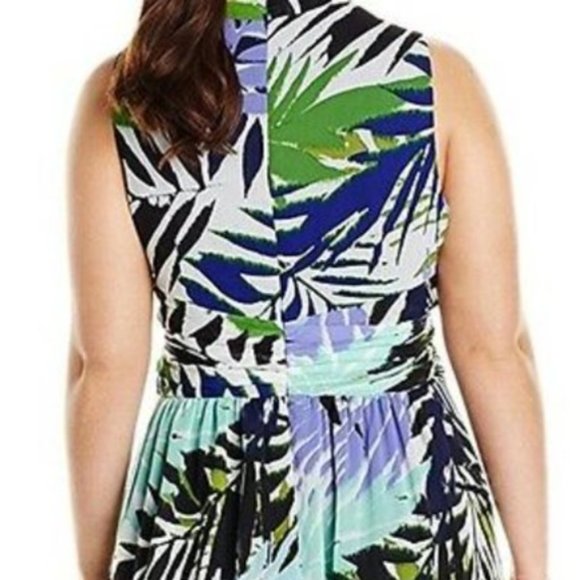 Vince Camuto Maxi in Leaf Print Surplice Deep V-neck Chiffon Dress - Picture 10 of 13